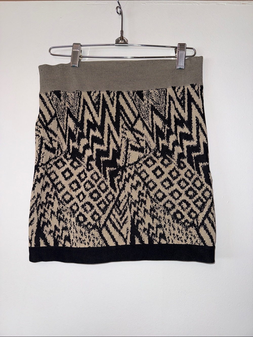 Guess Geometric Knit Pencil Skirt - Black & Beige